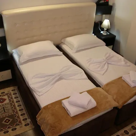 2 Kitarat Bb 3* Vlorë