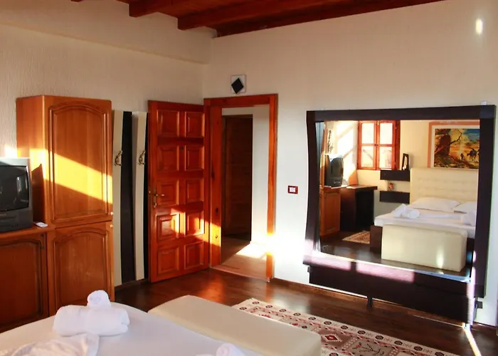 2 Kitarat Bb 3* Vlorë