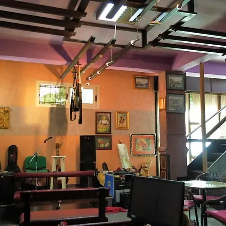 2 Kitarat Bb 3* Vlorë