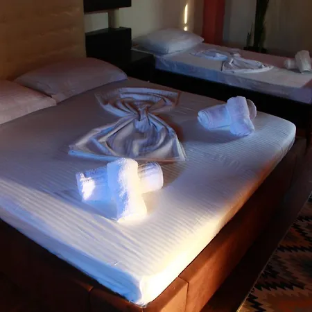 Bed & Breakfast 2 Kitarat Bb Vlorë