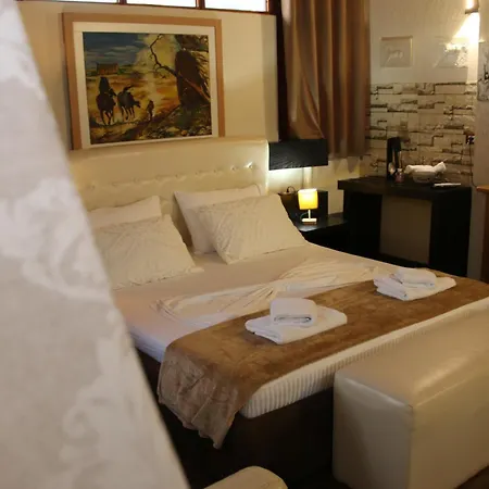 2 Kitarat Bb 3* Vlorë