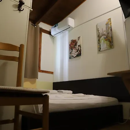 2 Kitarat Bb Couette-café 3*