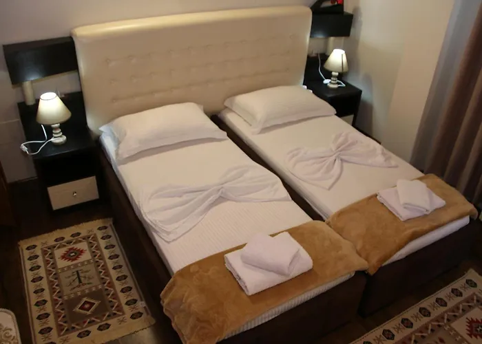 2 Kitarat Bb 3* Vlorë