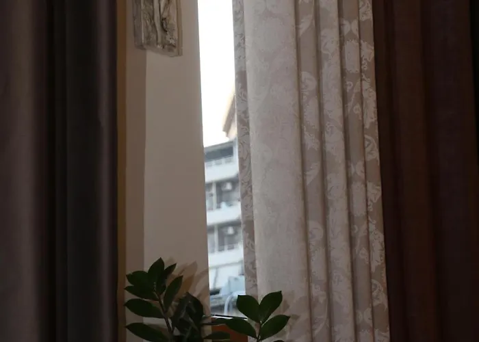 2 Kitarat Bb Frühstückspension Vlorë